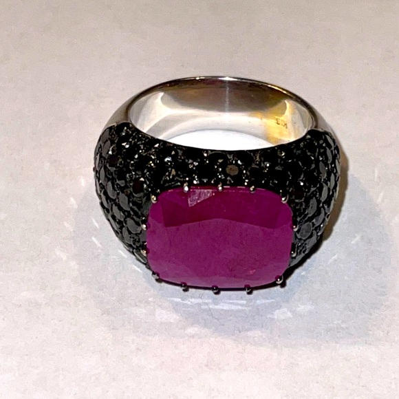 Jewelry - Vintage Ruby, Black Diamond & 18k White Gold Ring